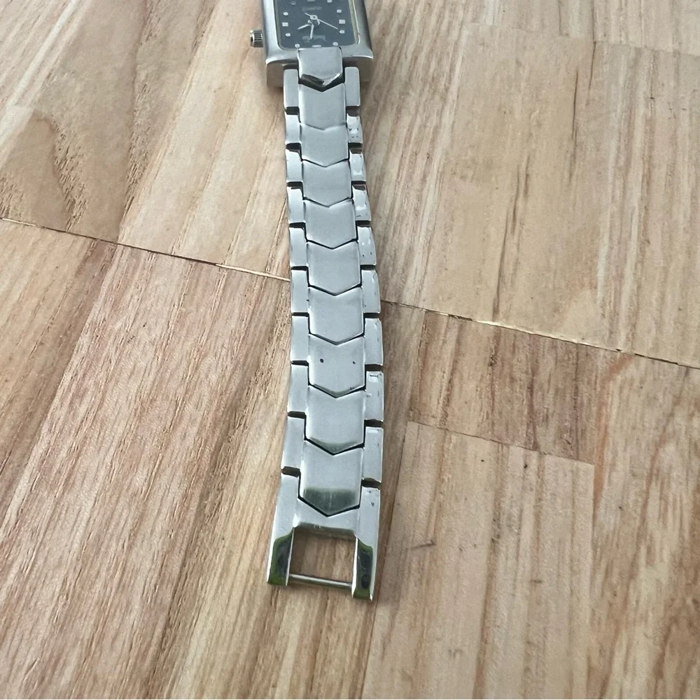 Vanity fair ladies rectangular silver tone watch NEW BATTERY